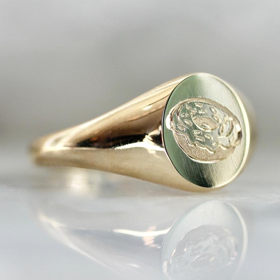 Donut Engraved Signet Ring
