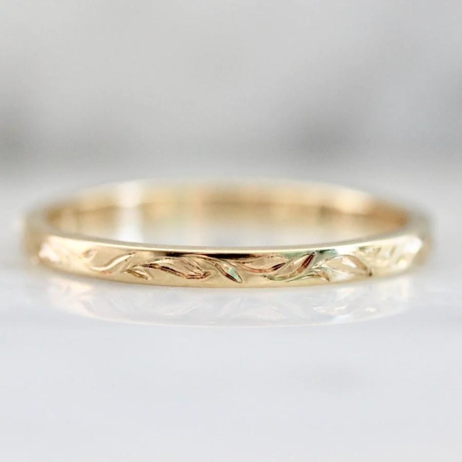 Eternal Garden Engraved Gold Band