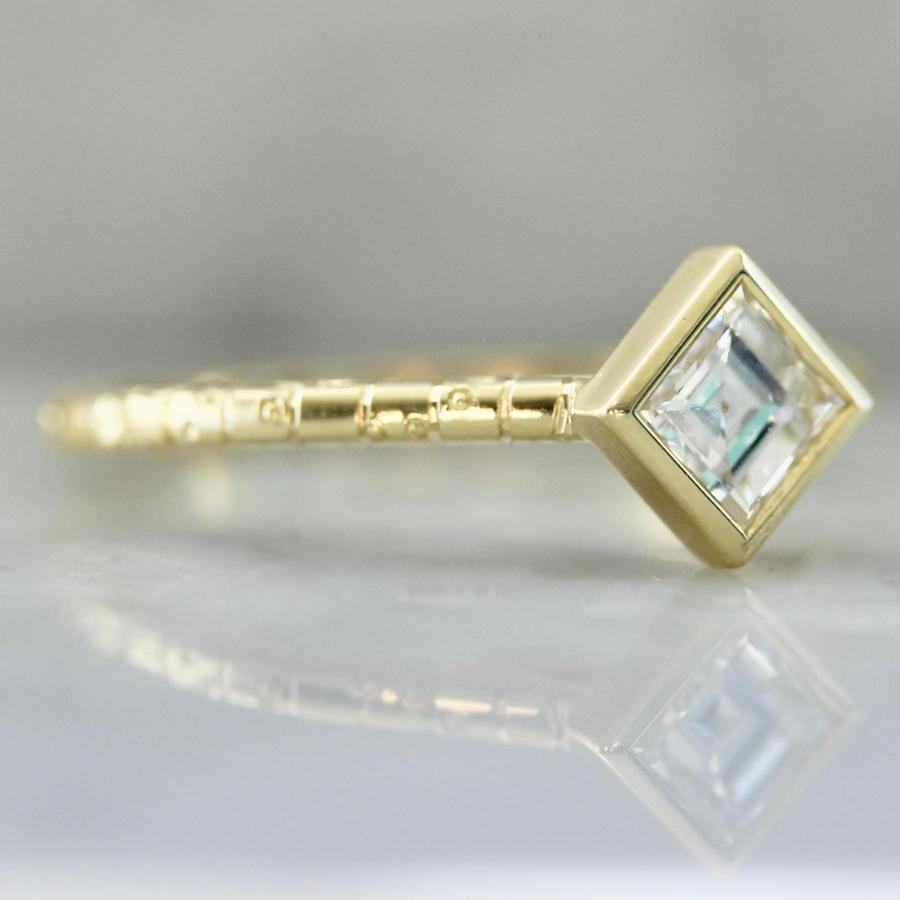 Girl Code White Carré Cut Diamond Ring