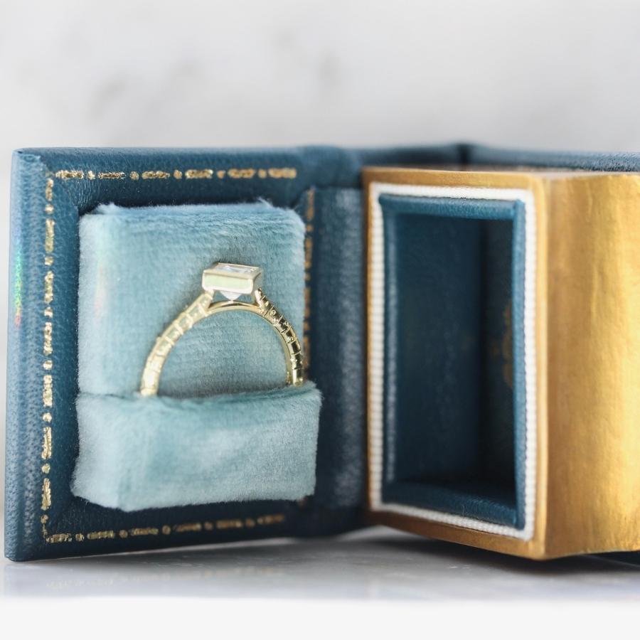 Girl Code White Carré Cut Diamond Ring