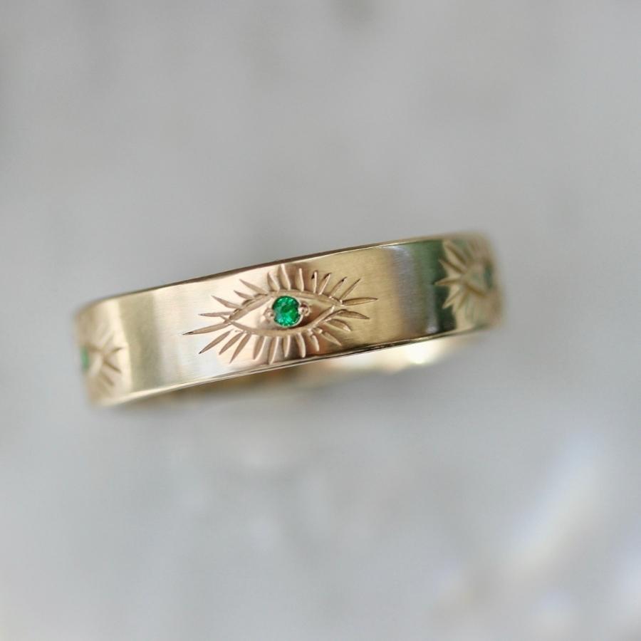 Good Karma Evil Eye Engraved Emerald Band