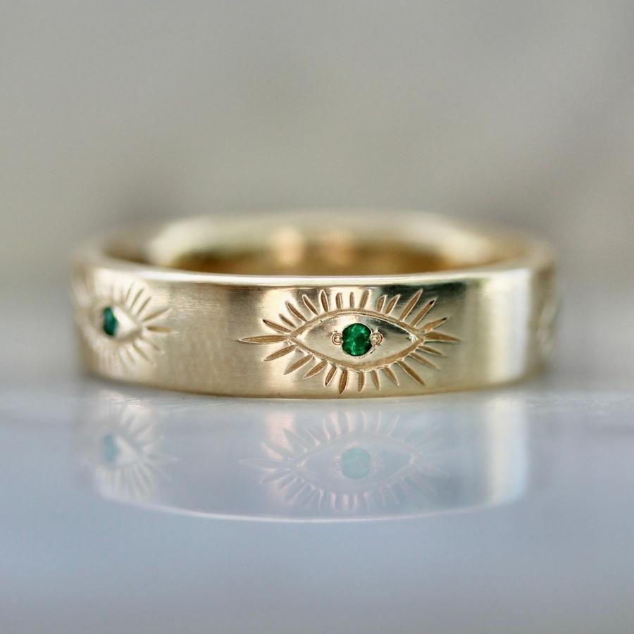 Good Karma Evil Eye Engraved Emerald Band