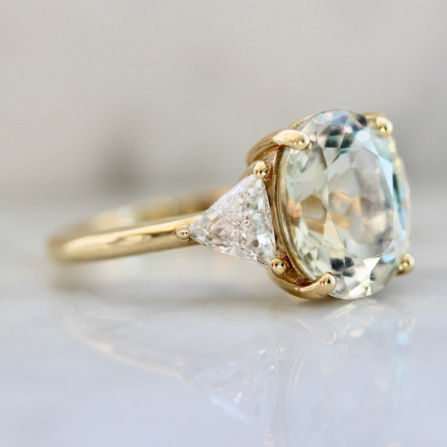 Remi Light Green Oval Cut Tourmaline Ring in Yellow Gold