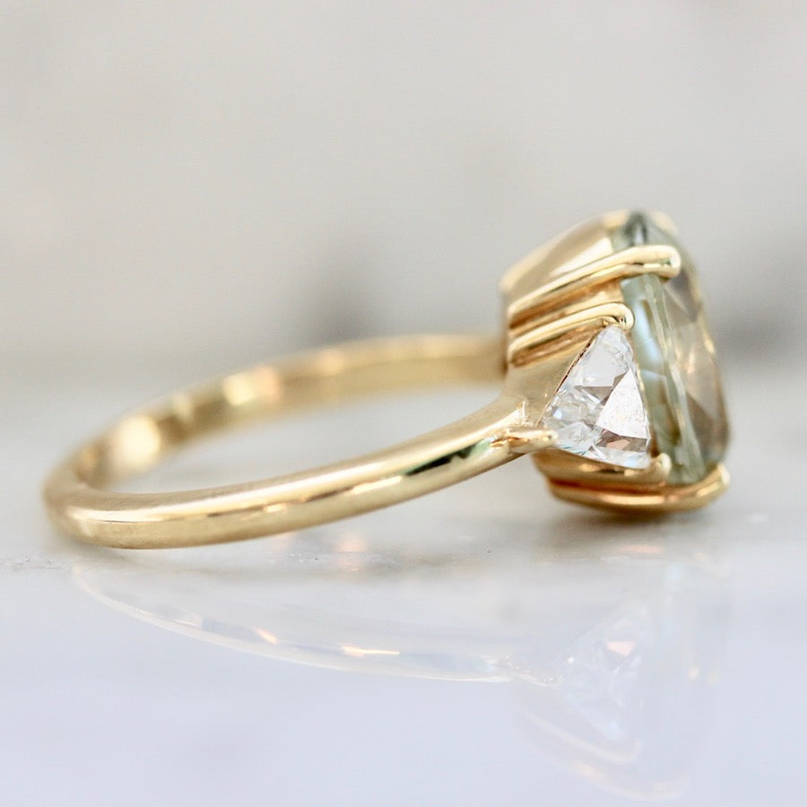 Remi Light Green Oval Cut Tourmaline Ring in Yellow Gold