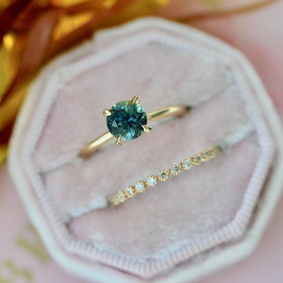 1.58 Carat Stella Bi-Color Blue-Green Round Cut Sapphire Ring in Peach Gold