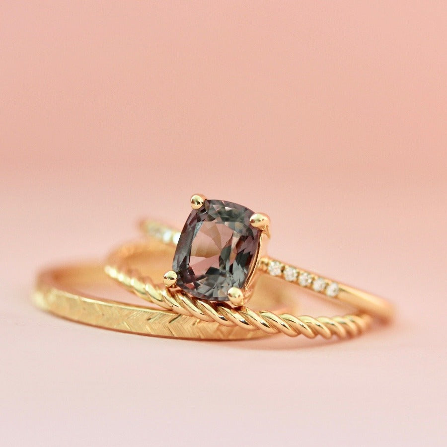 Hyeres Purple Spinel Ring in Yellow Gold