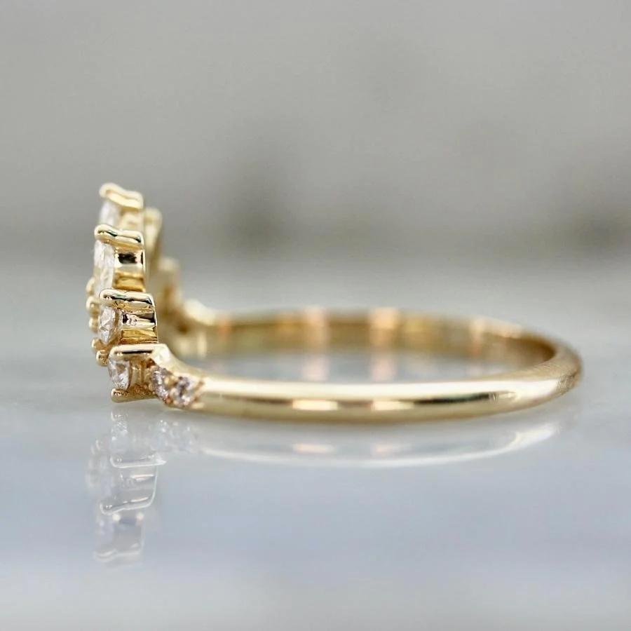 Jazz Hands Curved Diamond Band