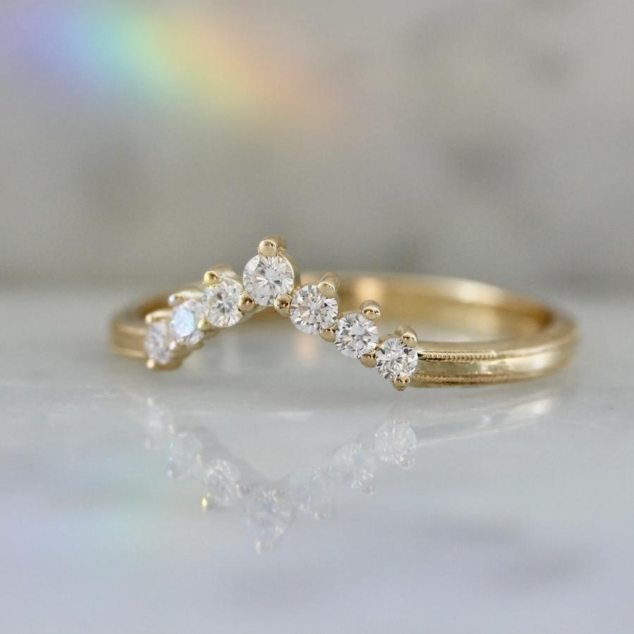 Lune Curved Diamond Band