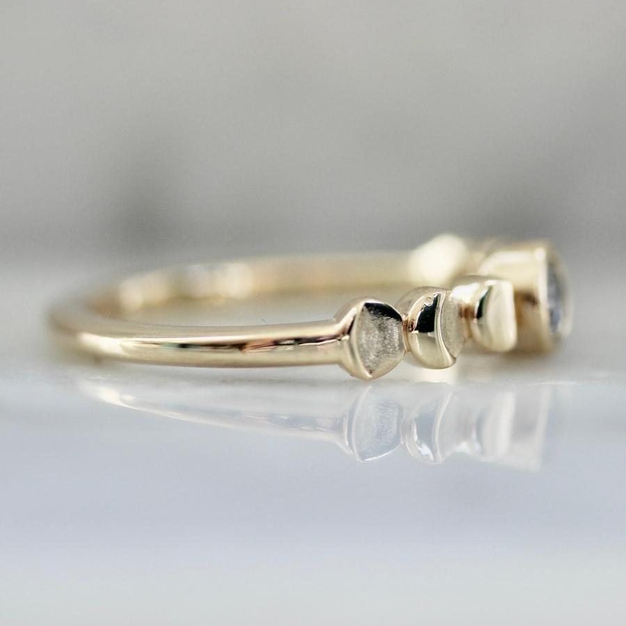 Rokosz Salt & Pepper Round Brilliant Cut Ring