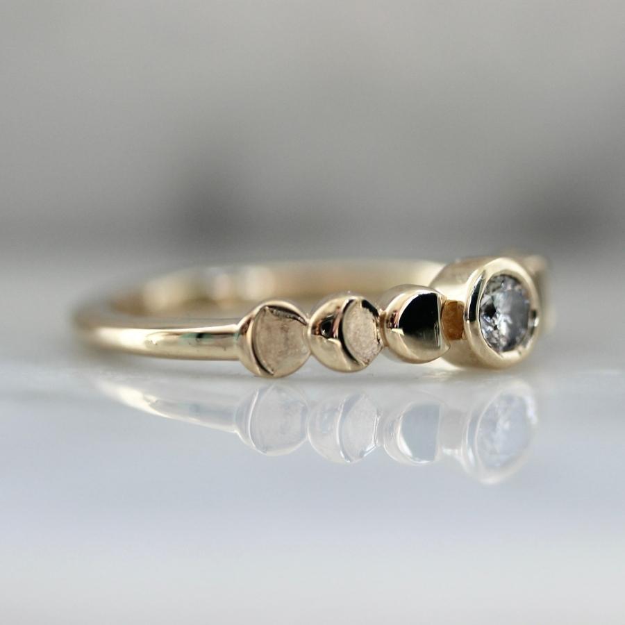 Rokosz Salt & Pepper Round Brilliant Cut Ring