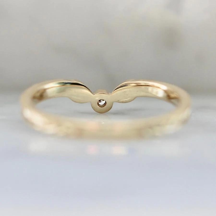 Short Cake Engraved Diamond Band