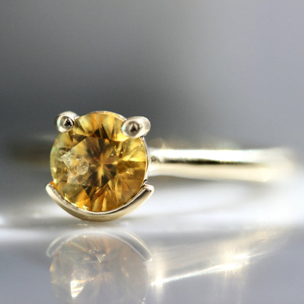 Smiley Yellow Round Brilliant Cut Montana Sapphire Ring