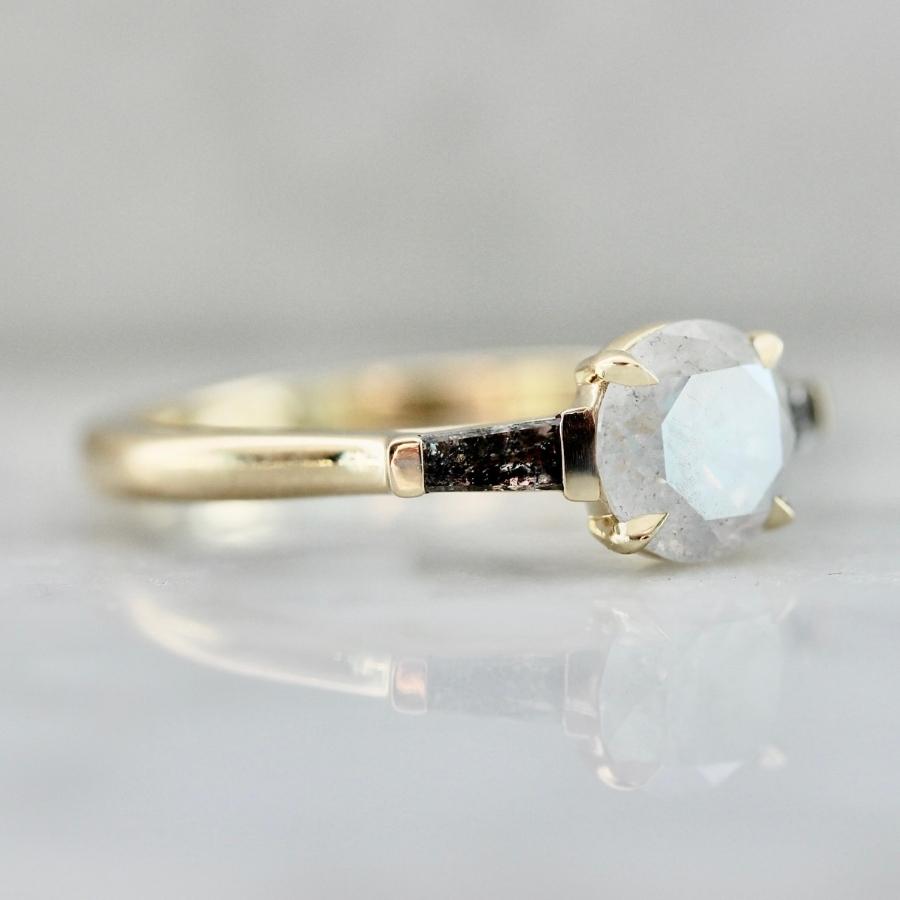 Star Fall Icy Round Brilliant Cut Diamond Ring