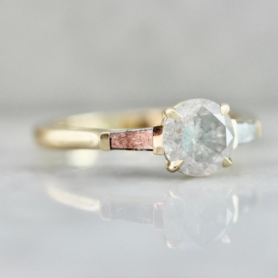 Star Fall Icy Round Brilliant Cut Diamond Ring