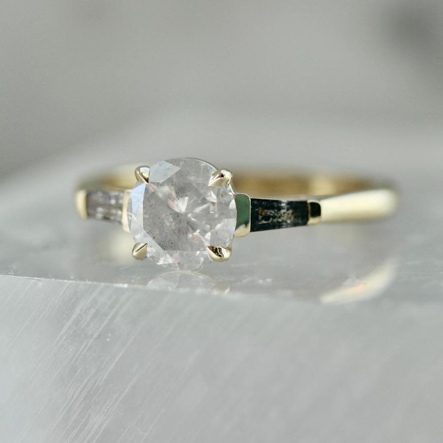 Star Fall Icy Round Brilliant Cut Diamond Ring