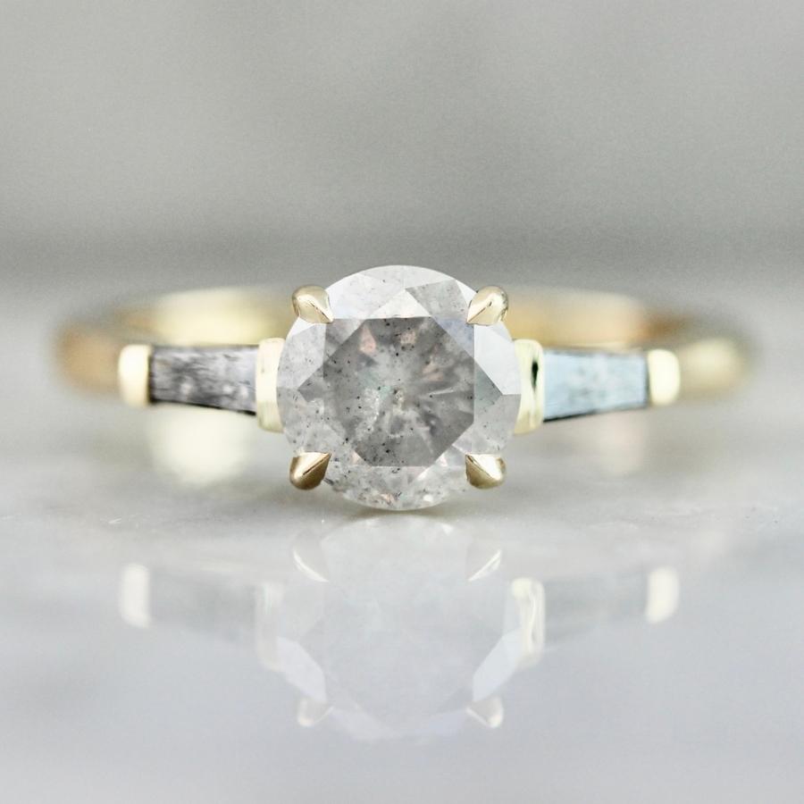 Star Fall Icy Round Brilliant Cut Diamond Ring