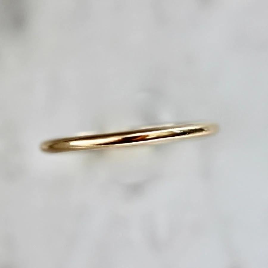 Stella Fine Gold Band