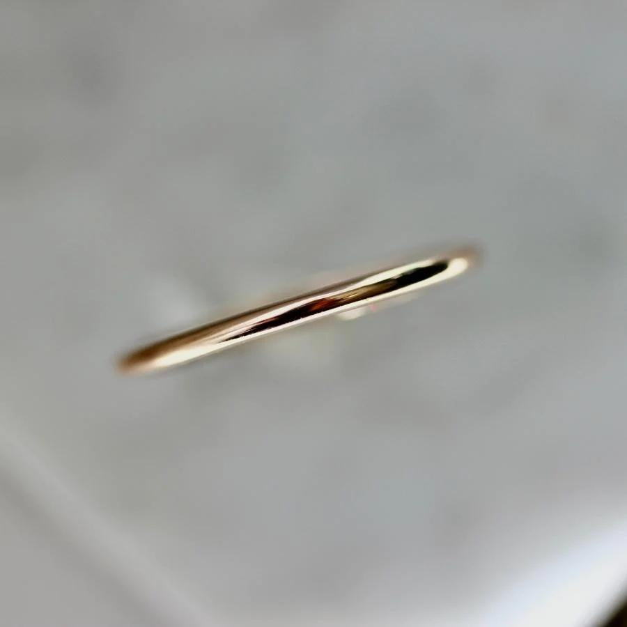 Stella Fine Gold Band