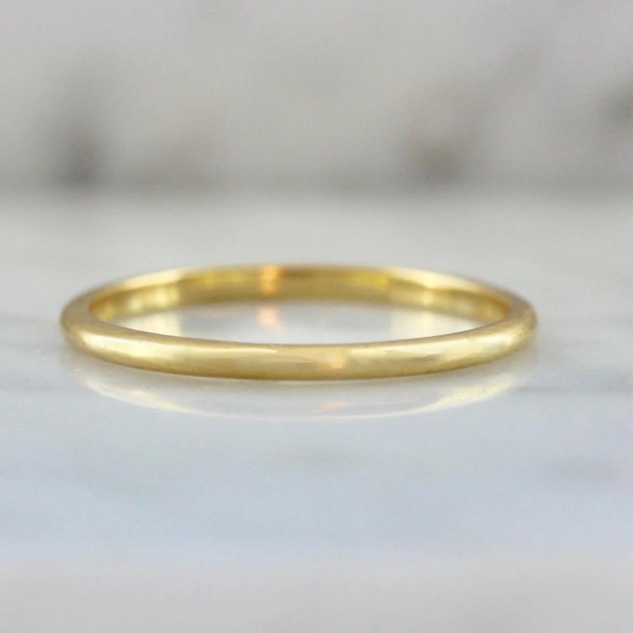 Stella Fine Gold Band