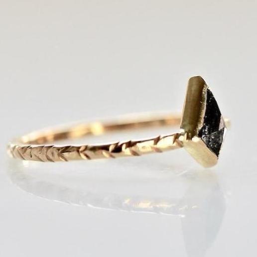 Army Of Rokosz Ring Ada Black Diamond Kite