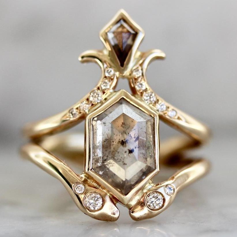 Army Of Rokosz Ring Current Ring Size - 6 Nagini Goddess Hexy Cut Diamond Ring