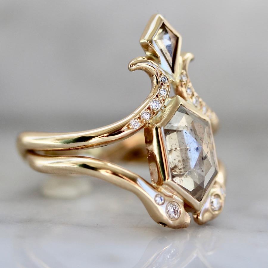 Army Of Rokosz Ring Current Ring Size - 6 Nagini Goddess Hexy Cut Diamond Ring