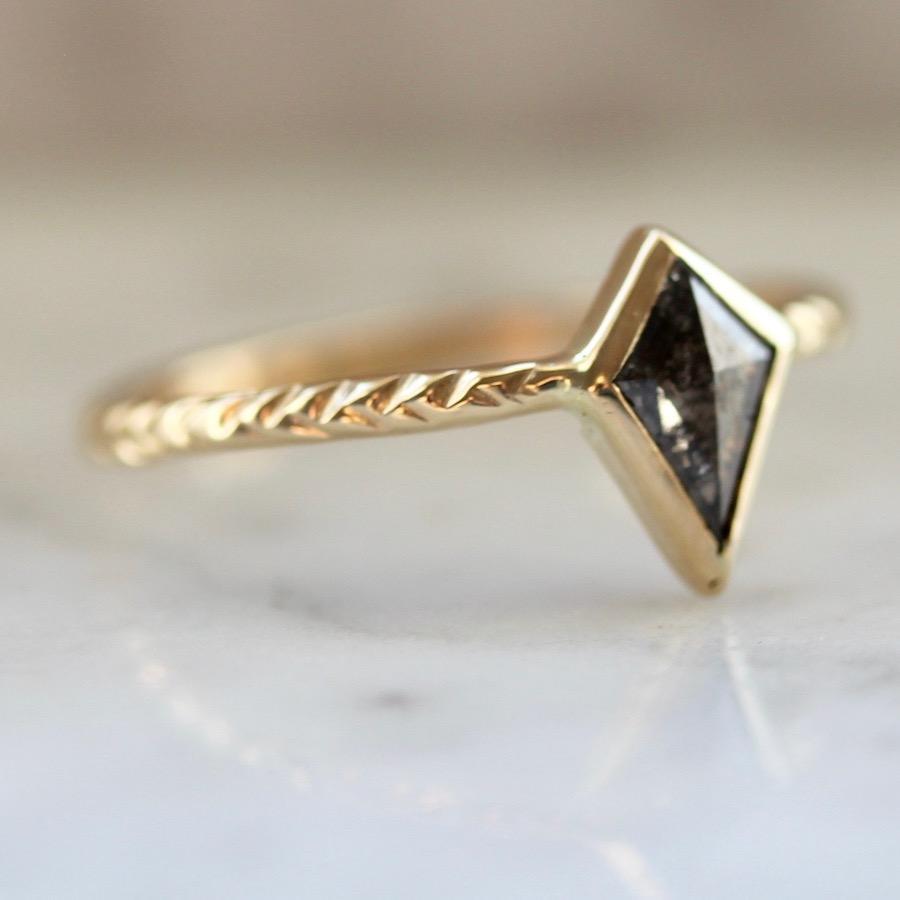 Army Of Rokosz Ring Lunar Black Diamond Kite Ring
