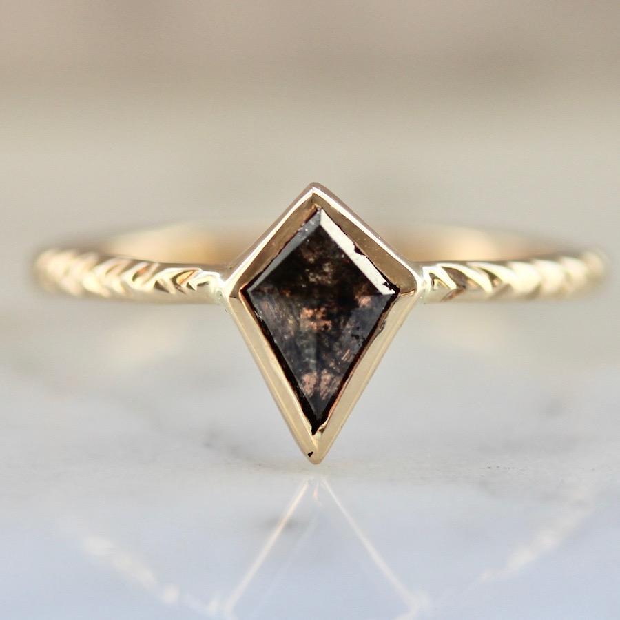 Army Of Rokosz Ring Lunar Black Diamond Kite Ring