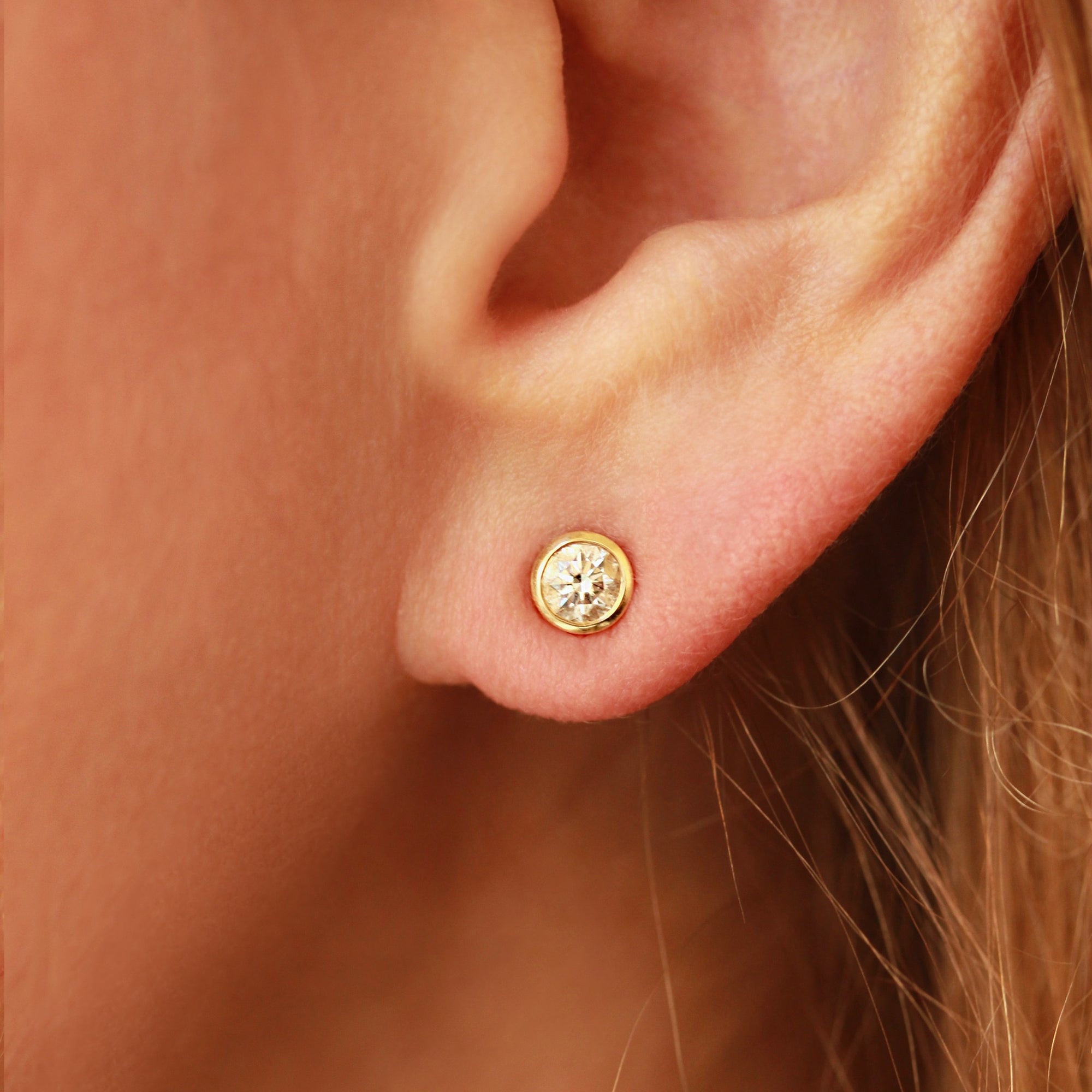 .52 Carats Total White Round Brilliant Cut Diamond Studs