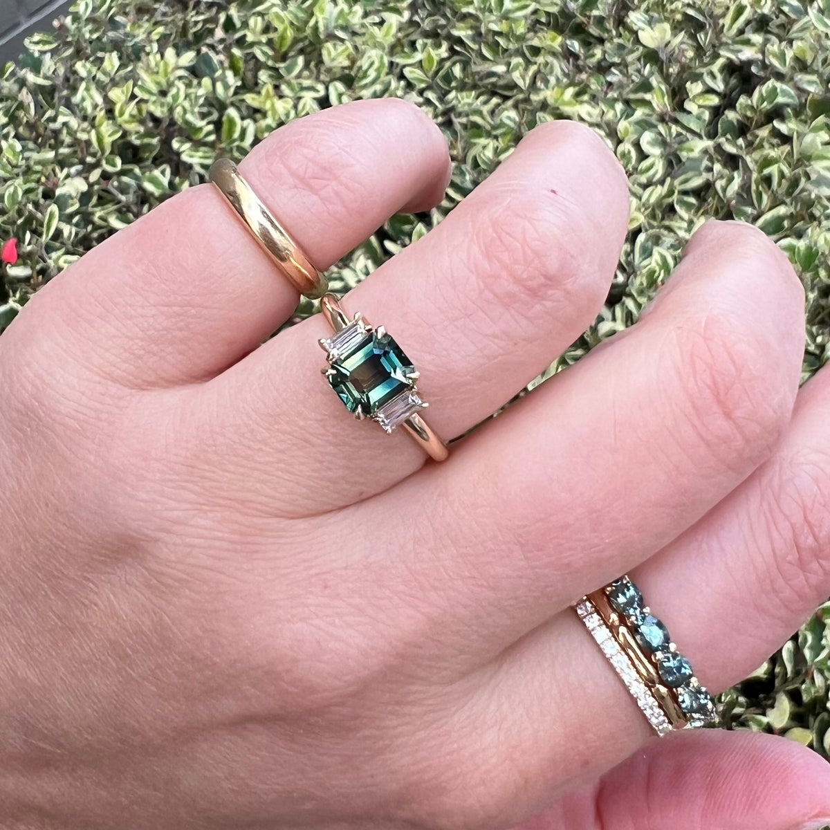 
            Bi Color Green Sapphire Ring 
